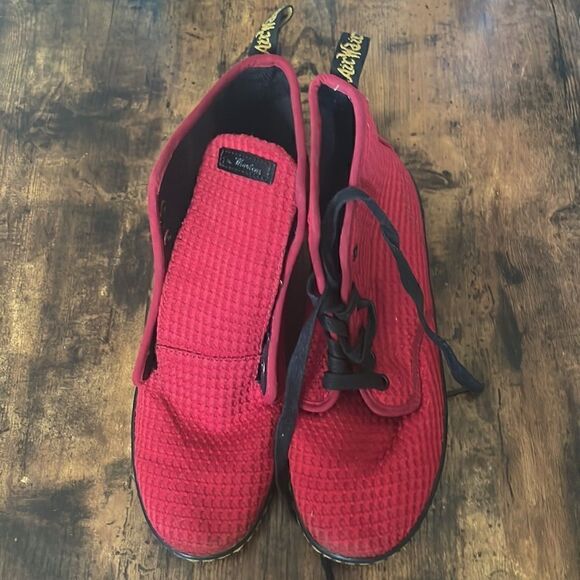 Rare Dr. Martens Womens Shoreditch Waffle Cotton Dark
Red Boot size 8 - Picture 2 of 8